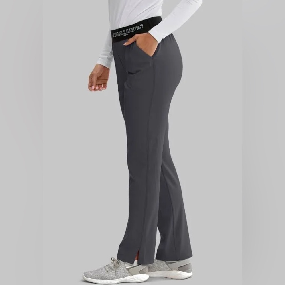NWT Skechers Women’s by Barco Vitality 3 Pocket Cargo Scrub Pant - Petite XL